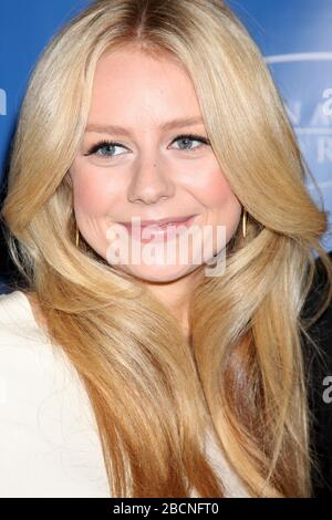 2. Mai 2012, Beverly Hills, CA, USA: LOS ANGELES - 2. MAI: Justine Lupe bei den ATAS 5th Annual Television Honors im Beverly Hilton Hotel am 2. Mai 2012 in Beverly Hills, CA (Credit Image: © Kay Blake/ZUMA Wire) Stockfoto