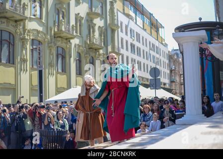 Rekonstruktion der Ostertheatrale. Tolles Acting Game. Verrat, Tod und Auferstehung Jesu Christi. Juden, römische Soldaten, Jünger Jesu und Stockfoto