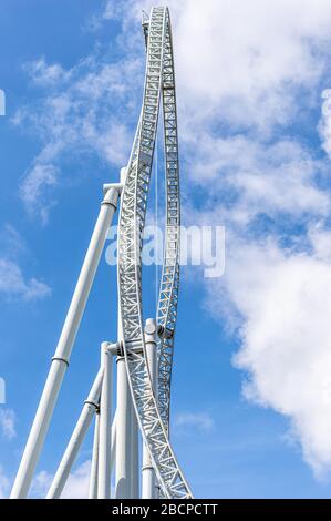 Mit einer Höhe von über 200 Metern ist Stealth im Thorpe Park eine der größten Achterbahnen in Großbritannien. 0-80 in 1.7 Sekunden. Stockfoto