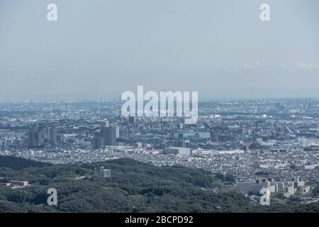 Blick auf die Stadt Tokio vom Mount Takao Stockfoto