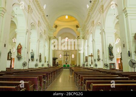 COLOMBO, SRI LANKA - 23. FEBRUAR 2020: Innenansicht der St. Lucia Kathedrale Stockfoto