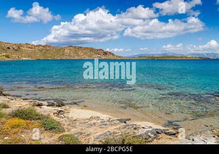 Schöne Monastiri Bucht auf der Insel Paros. Kykladen, Griechenland Stockfoto