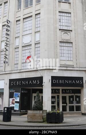 Debenhams auf der Oxbode, Gloucester - die Ladenkette hat beschlossen, ihren Gloucester Shop zu schließen - 4.4.2020 Picture by Antony Thompson - Thousand Word Stockfoto