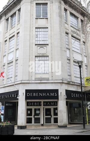 Debenhams auf der Oxbode, Gloucester - die Ladenkette hat beschlossen, ihren Gloucester Shop zu schließen - 4.4.2020 Picture by Antony Thompson - Thousand Word Stockfoto