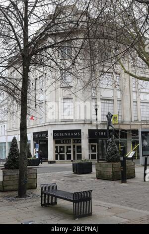 Debenhams auf der Oxbode, Gloucester - die Ladenkette hat beschlossen, ihren Gloucester Shop zu schließen - 4.4.2020 Picture by Antony Thompson - Thousand Word Stockfoto