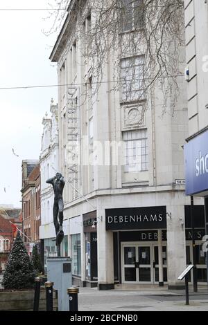 Debenhams auf der Oxbode, Gloucester - die Ladenkette hat beschlossen, ihren Gloucester Shop zu schließen - 4.4.2020 Picture by Antony Thompson - Thousand Word Stockfoto