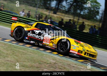 Imola, Italien 3. Juli 2011: Chevrolet Corvette C6R ZR1 GTE am von Team Larbre Wettbewerb gefahren von Gabriele Gardel, Patrick Bornhauser und Julien Canal Stockfoto