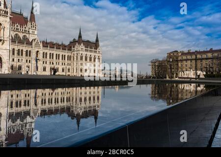 Ungarn, Budapest - das Parlament ist derzeit das größte Gebäude in Ungarn und immer noch das höchste Gebäude in Budapest Stockfoto