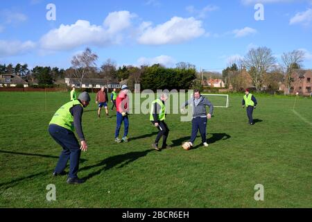 Wanderfußballspiel, Alderton, Suffolk, England. Stockfoto