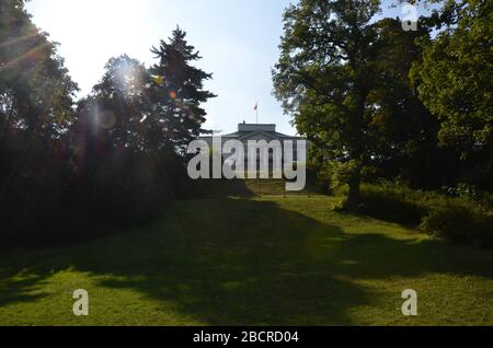 Blick auf den Belweder Palast (Pałac Belwederski), Łazienki Park, Warschau, Polen, August 2019 Stockfoto