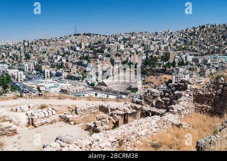 Panoramablick auf das römische Theater in amman, jordanien Stockfoto