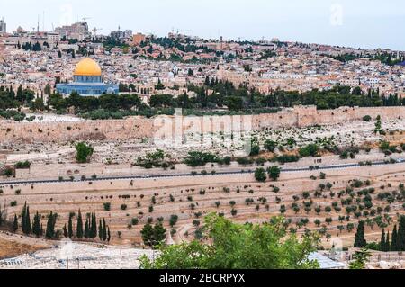 Panoramablick auf den Olivenberg und das historische Zentrum von jerusalem Stockfoto