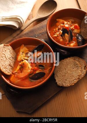 Caciucco alla livornese, traditionelle fischsuppe der toskana, Toskana, Italien, Europa Stockfoto