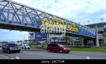 Daytona Beach Willkommensschild am Tag - DAYTONA BEACH, USA - 14. APRIL 2016 Stockfoto