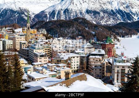 Stadtbild des Tourismusdestination St. Moritz (Schweiz) in den Schweizer Alpen Stockfoto