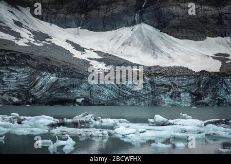 Herrlicher Glaziarsee in den Schweizer Alpen Stockfoto