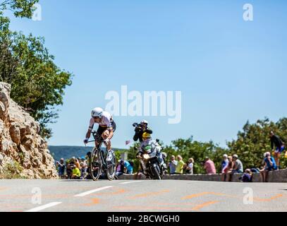 Col du Serre de Tourre, Frankreich - 15.Juli 2016: Der deutsche Radfahrer Tony Martin vom Etixx-Quick-Step-Team fährt während einer individuellen Zeitfahrphase in Stockfoto