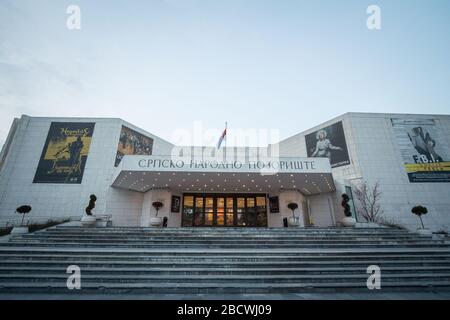 NOVI SAD, SERBIEN - 26. NOVEMBER 2016: Srpsko Narodno Pozoriste in Novi Sad. Es wird auch Serbisches Nationaltheater genannt und ist ein Wahrzeichen und eine der Hauptbühnen Stockfoto