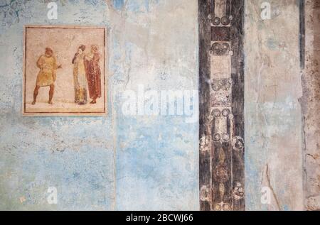 Altes Fresko im Atrium der Casa di Casca Longus (auch bekannt als Casa dei Quadretti Teatrali), Pompeji, Italien Stockfoto