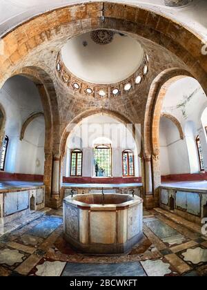 Eingangsbereich für das Hammam (türkisches Bad) des Beiteddine Palace, Beiteddine, Mount Lebanon, Libanon, Mittlerer Osten, Farbe Stockfoto