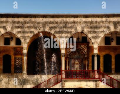 Haupteingang zum Beiteddine Palast, Beiteddine, Mount Lebanon, Libanon, Naher Osten, Farbe Stockfoto