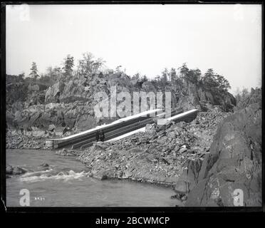 McDonald Fishway. Inspektion durch die United States Fish Commission von McDonald Fishway mit abgesperrtem Wasser, bei Great Falls des Potomac.Smithsonian Institution Archives, ACC. 11-006, Feld 010, Bild-Nr. MAH-3729 Stockfoto