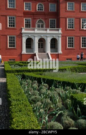 Queens Gardens Historic Royal Palaces Kew Palace Royal Botanical Gardens Kew Gardens, Richmond, London, TW9 3AE Stockfoto
