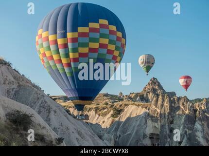 Heißluftballons über Kappadokien, Türkei Stockfoto