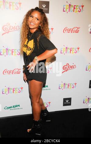 Sänger Cassie besucht EpicFest 2016, das von L.A. veranstaltet wird Reid und Epic Records in den Sony Studios am 25. Juni 2016 in Los Angeles, Kalifornien. Stockfoto