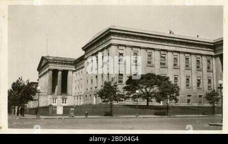 Tarifgebäude auch als altes allgemeines Postgebäude bekannt. Smithsonian Institution Archives, Record Unit 7355, Martin A. Gruber Photograph Collection, Image No. SIA Abo 1951Smithsonian Institution Archives, Capital Gallery, Suite 3000, MRC 507; 600 Maryland Avenue, SW; Washington, DC 20024-2520 Tariff Building auch bekannt als das alte General Post Office Gebäude Stockfoto