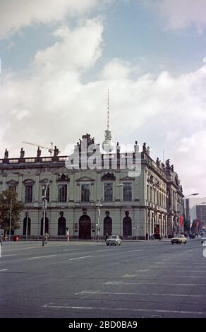 Unter den Linden Straße, Oktober 1980, Ost-Berlin, Ostdeutschland Stockfoto