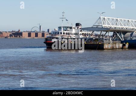 Die Mersey Ferries Royal Iris of the Mersey liegen am Seacombe Ferry Terminal Stockfoto