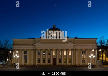 Nationalbibliothek in Helsinki Dämmerung ohne Menschen Stockfoto