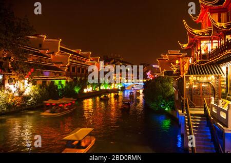 Das Fuzi-Temple-Gebiet von Nanjing beleuchtete nachts, Provinz Jiangsu, China. Stockfoto