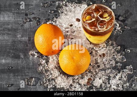 Orange und Kaffee Cocktail mit Platz für Ihren Text Stockfoto