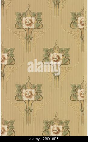 Seitenwand. Forschung im ProgressArt Nouveau-/Missionsstil. Große singuläre, weiße, stilisierte Blumen mit Stamm und Blättern, die locker in einer metallischen Goldlinie mit großen Bäuchen aus Blattwerk umrandet sind. Hintergrund monochromatischer Streifen und Punkte oder Streifen. Seitenwand Stockfoto