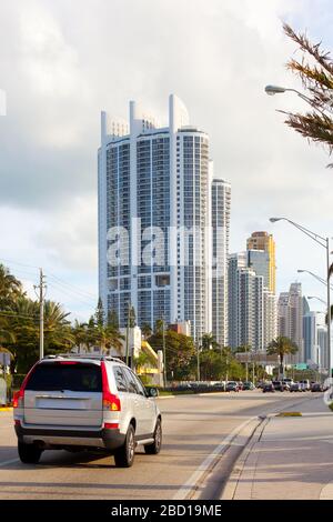 Collins Avenue am Sunny Isles Beach, Miami, Florida, Vereinigte Staaten Stockfoto