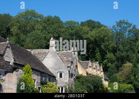 Traditionelles englisches Cotswolds Model Village, Bourton-on-the-Water, Cheltenham, Gloucestershire, GL54 2AF Stockfoto