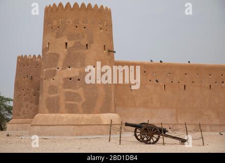 Al Zubara Fort, eine historische katarische militärische Festung, die unter der Aufsicht von Scheich Abdullah bin Jassim Al Thani im Jahr 1938 erbaut wurde. Katar Stockfoto