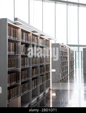 Blick auf das Innere der spektakulären Qatar National Library, Doha, Katar Stockfoto