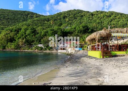 Deshaies, Catherine's Bar, Tod in Paradise Location, am späten Nachmittag, Basse Terre, Guadeloupe, Leeward Islands, Karibik Stockfoto