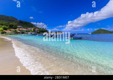 Anse du Fond Cure, weißer Strand, türkisfarbenes Meer, Les Saintes Bay, Terre de Haut, Iles des Saintes, Guadeloupe, Leeward Islands, Karibik Stockfoto