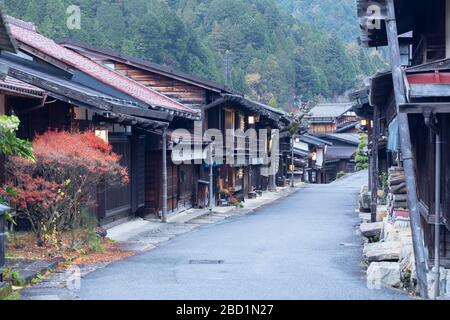 Traditionelle Gebäude auf Nakasendo Way, Tsumago, Präfektur Gifu, Honshu, Japan, Asien Stockfoto