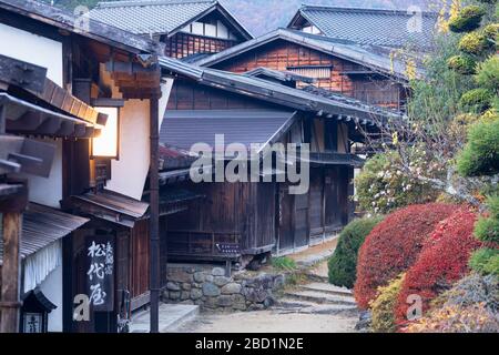 Traditionelle Gebäude auf Nakasendo Way, Tsumago, Präfektur Gifu, Honshu, Japan, Asien Stockfoto