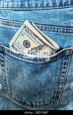 Geld in der Tasche Stockfoto