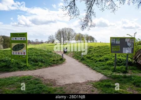 Colwick Woods Local Nature Reserve. Leer als Teil der Sperrung für die Covid-19-Krise, April 2020 Nottingham England UK Stockfoto