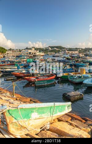 Fischerboote im Hafen, Cheung Chau, Hongkong, China, Asien Stockfoto