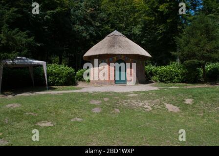 Folly at National Trust Claremont Landscape Garden, Portsmouth Road, Esher, Surrey KT10 9JG Stockfoto