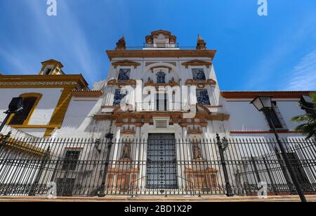 Die Kirche und Krankenhaus von Santa Caridad ist ein Gebäude des 17. Jahrhunderts, die zu den sevillanischen Barock in Sevilla, Spanien. Stockfoto