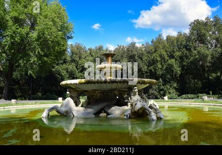 Fontana dei Cavalli Marini in Villa Borghese Park in der Stadt Rom, Italien Stockfoto